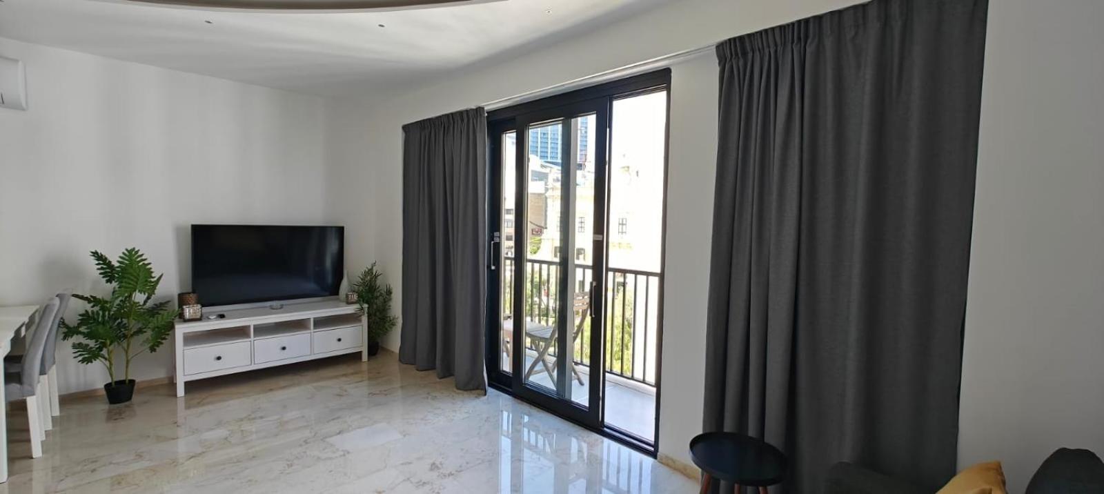 Luxury Garden View At Spinola Bay St Julians Apartment Saint Julian's Bagian luar foto